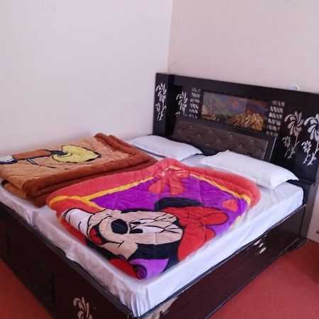 Hotel Charanpaduka Badrinath Extérieur photo