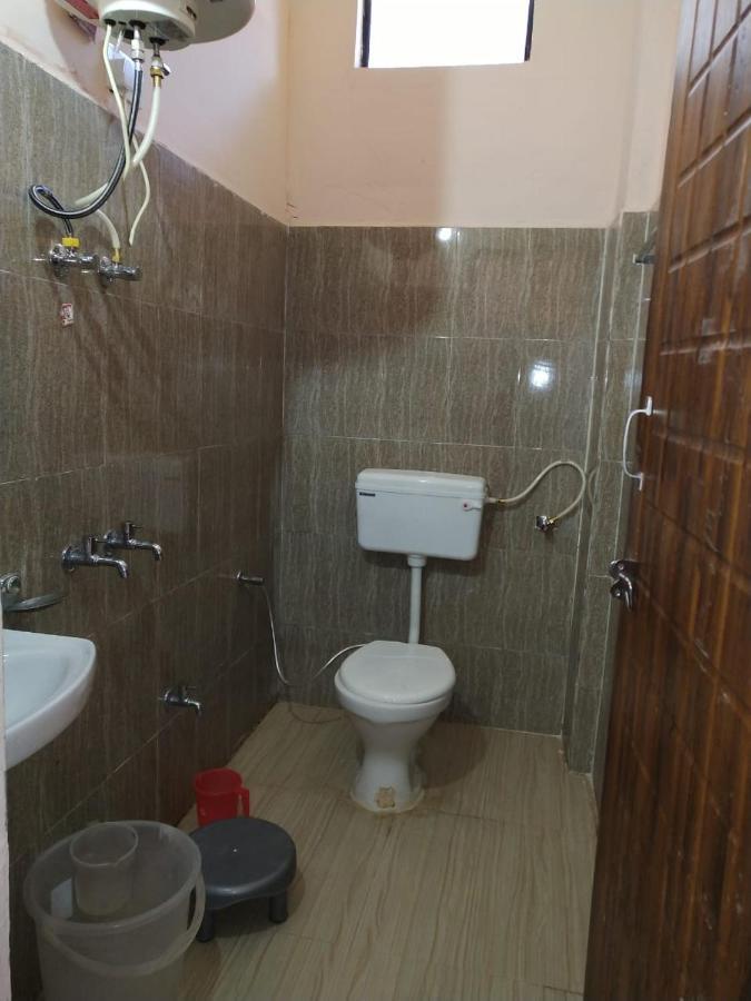 Hotel Charanpaduka Badrinath Extérieur photo